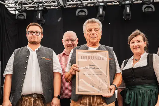Schmalzlerfest Perlesreut 2024 Sonntag: Weißbierfrühschoppen, Schnupferwettbewerb, d Noudnigln, Verlosung Foto 2400547