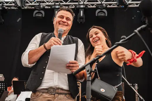Schmalzlerfest Perlesreut 2024 Sonntag: Weißbierfrühschoppen, Schnupferwettbewerb, d Noudnigln, Verlosung Foto 2400571