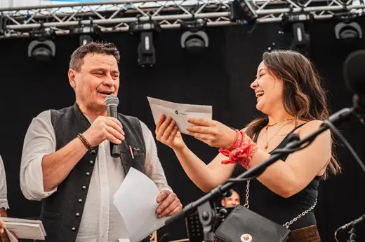 Schmalzlerfest Perlesreut 2024 Sonntag: Weißbierfrühschoppen, Schnupferwettbewerb, d Noudnigln, Verlosung Foto 2400572
