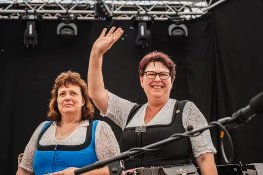 Schmalzlerfest Perlesreut 2024 Sonntag: Weißbierfrühschoppen, Schnupferwettbewerb, d Noudnigln, Verlosung Foto 2400582