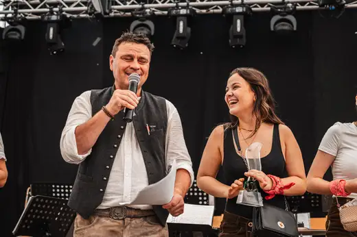 Schmalzlerfest Perlesreut 2024 Sonntag: Weißbierfrühschoppen, Schnupferwettbewerb, d Noudnigln, Verlosung Foto 2400584