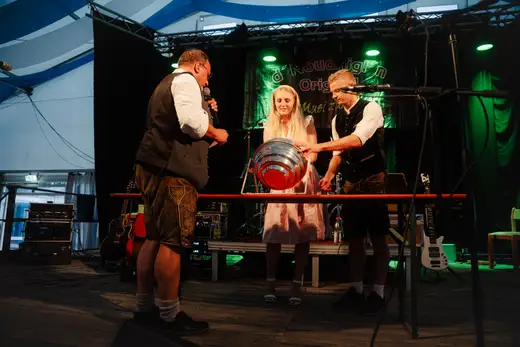 Schmalzlerfest Perlesreut 2024 Sonntag: Weißbierfrühschoppen, Schnupferwettbewerb, d Noudnigln, Verlosung Foto 2400591