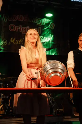 Schmalzlerfest Perlesreut 2024 Sonntag: Weißbierfrühschoppen, Schnupferwettbewerb, d Noudnigln, Verlosung Foto 2400599