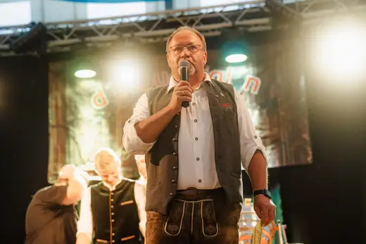 Schmalzlerfest Perlesreut 2024 Sonntag: Weißbierfrühschoppen, Schnupferwettbewerb, d Noudnigln, Verlosung Foto 2400605