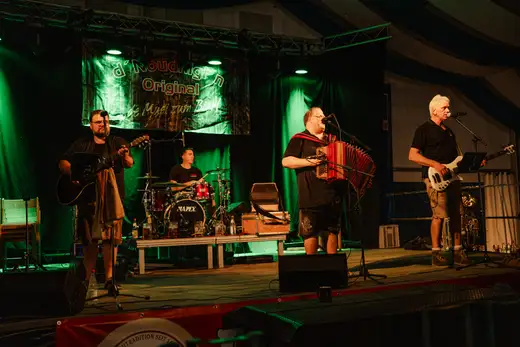 Schmalzlerfest Perlesreut 2024 Sonntag: Weißbierfrühschoppen, Schnupferwettbewerb, d Noudnigln, Verlosung Foto 2400626