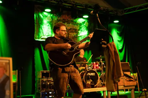 Schmalzlerfest Perlesreut 2024 Sonntag: Weißbierfrühschoppen, Schnupferwettbewerb, d Noudnigln, Verlosung Foto 2400629