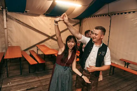 Schmalzlerfest Perlesreut 2024 Sonntag: Weißbierfrühschoppen, Schnupferwettbewerb, d Noudnigln, Verlosung Foto 2400643