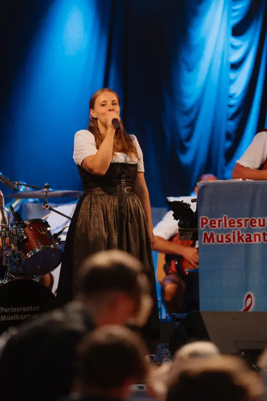 Schmalzlerfest Perlesreut 2025 Freitag: Kinder-Festzug, Perlesreuter BleMUSI Foto 2500005