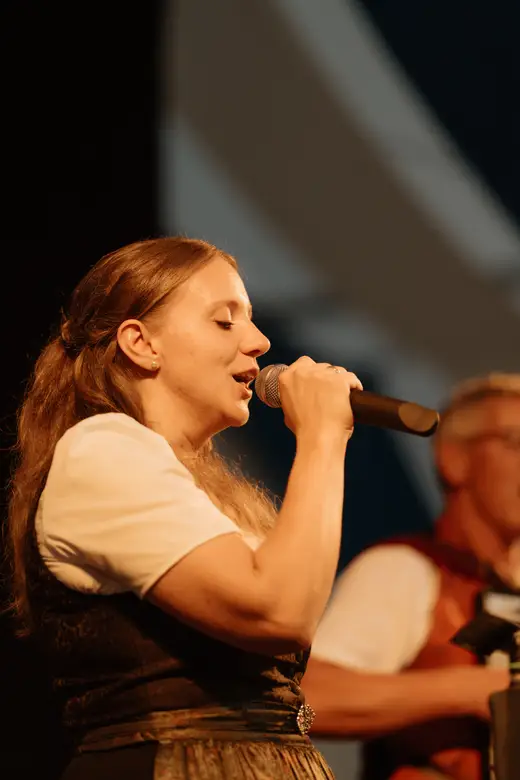 Schmalzlerfest Perlesreut 2025 Freitag: Kinder-Festzug, Perlesreuter BleMUSI Foto 2500015