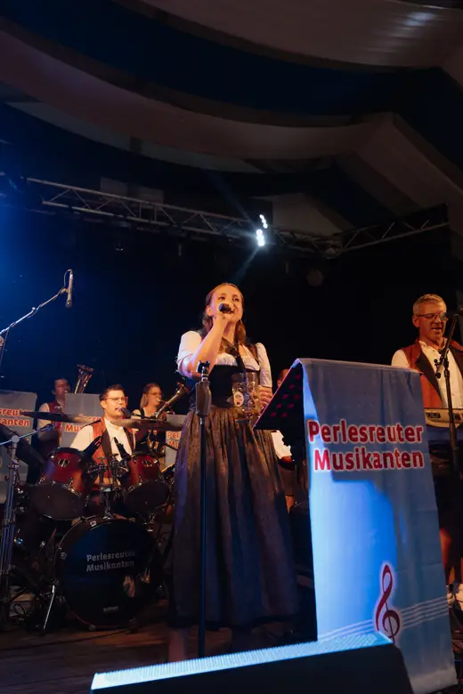 Schmalzlerfest Perlesreut 2025 Freitag: Kinder-Festzug, Perlesreuter BleMUSI Foto 2500023