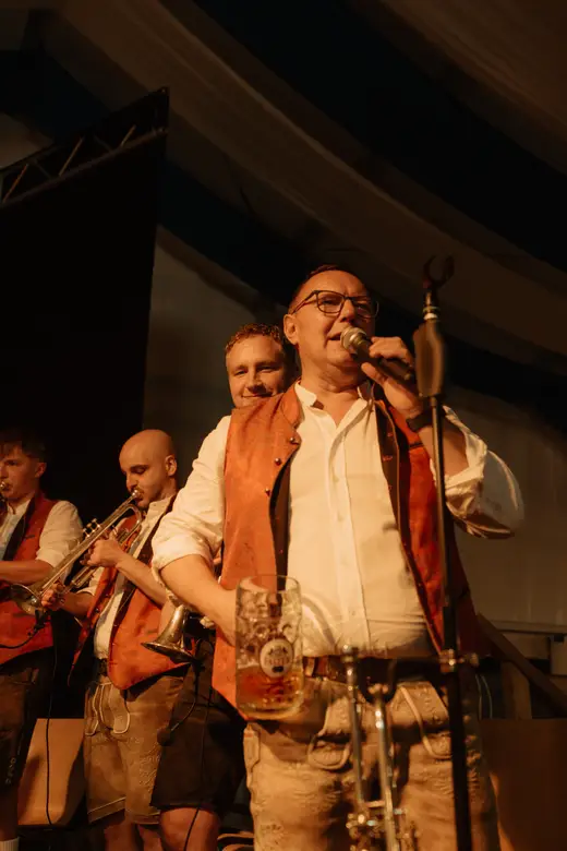 Schmalzlerfest Perlesreut 2025 Freitag: Kinder-Festzug, Perlesreuter BleMUSI Foto 2500026