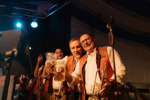 Schmalzlerfest Perlesreut 2025 Freitag: Kinder-Festzug, Perlesreuter BleMUSI Foto 2500033