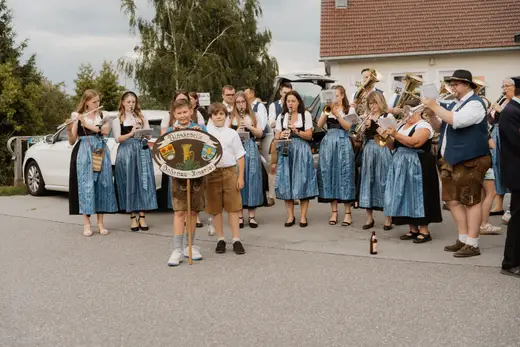 Schmalzlerfest Perlesreut 2025 Freitag: Kinder-Festzug, Perlesreuter BleMUSI Foto 2500071