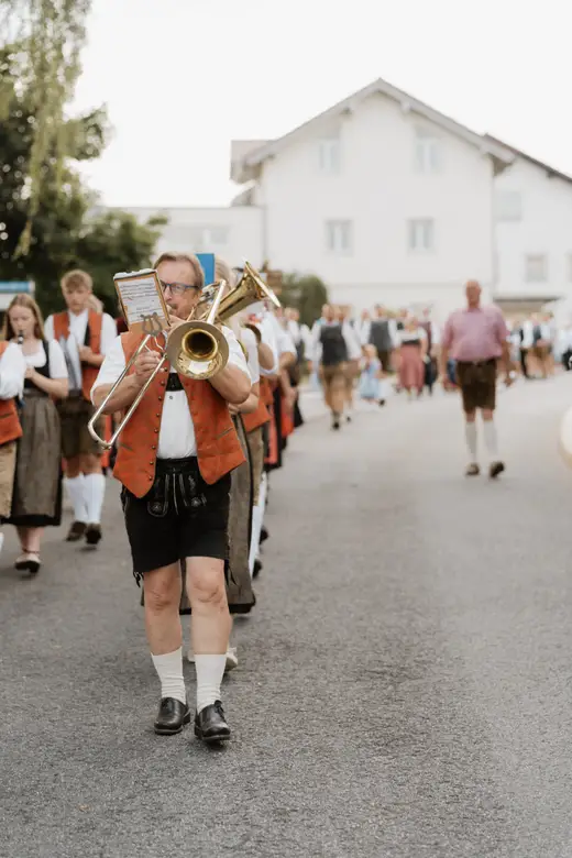 Schmalzlerfest Perlesreut 2025 Freitag: Kinder-Festzug, Perlesreuter BleMUSI Foto 2500092