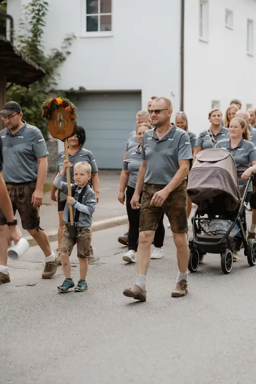 Schmalzlerfest Perlesreut 2025 Freitag: Kinder-Festzug, Perlesreuter BleMUSI Foto 2500104