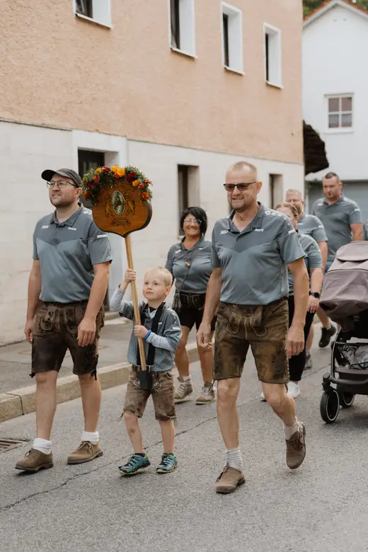 Schmalzlerfest Perlesreut 2025 Freitag: Kinder-Festzug, Perlesreuter BleMUSI Foto 2500105