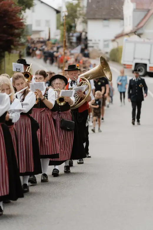 Schmalzlerfest Perlesreut 2025 Freitag: Kinder-Festzug, Perlesreuter BleMUSI Foto 2500108