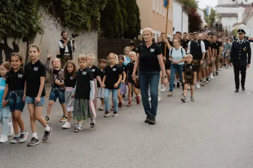 Schmalzlerfest Perlesreut 2025 Freitag: Kinder-Festzug, Perlesreuter BleMUSI Foto 2500113