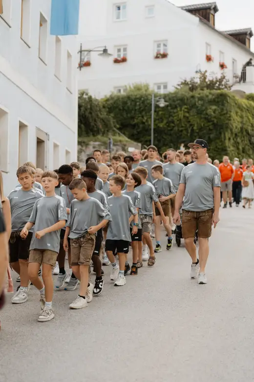 Schmalzlerfest Perlesreut 2025 Freitag: Kinder-Festzug, Perlesreuter BleMUSI Foto 2500125