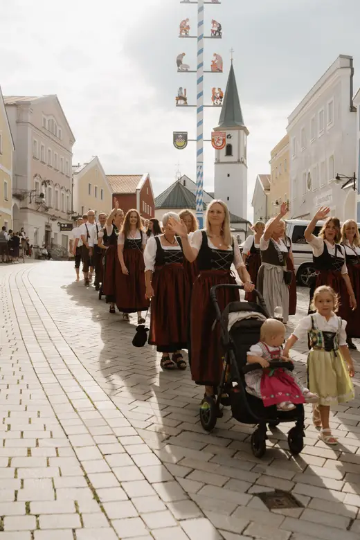 Schmalzlerfest Perlesreut 2025 Freitag: Kinder-Festzug, Perlesreuter BleMUSI Foto 2500151