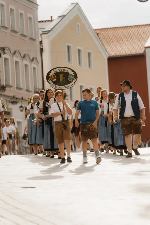 Schmalzlerfest Perlesreut 2025 Freitag: Kinder-Festzug, Perlesreuter BleMUSI Foto 2500156