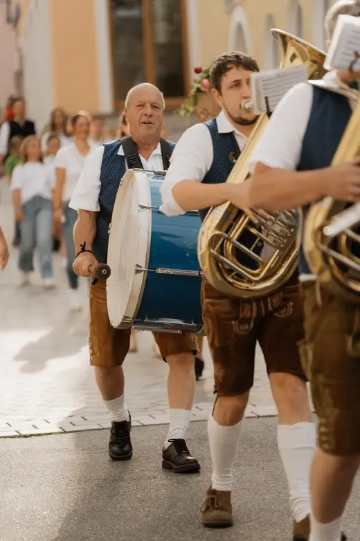Schmalzlerfest Perlesreut 2025 Freitag: Kinder-Festzug, Perlesreuter BleMUSI Foto 2500163