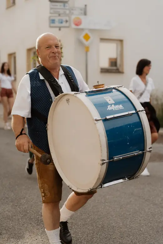 Schmalzlerfest Perlesreut 2025 Freitag: Kinder-Festzug, Perlesreuter BleMUSI Foto 2500164