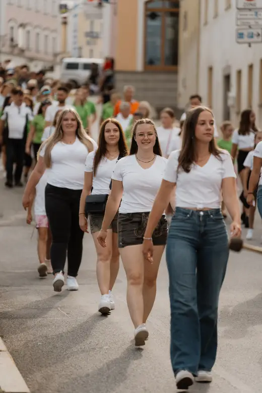 Schmalzlerfest Perlesreut 2025 Freitag: Kinder-Festzug, Perlesreuter BleMUSI Foto 2500166