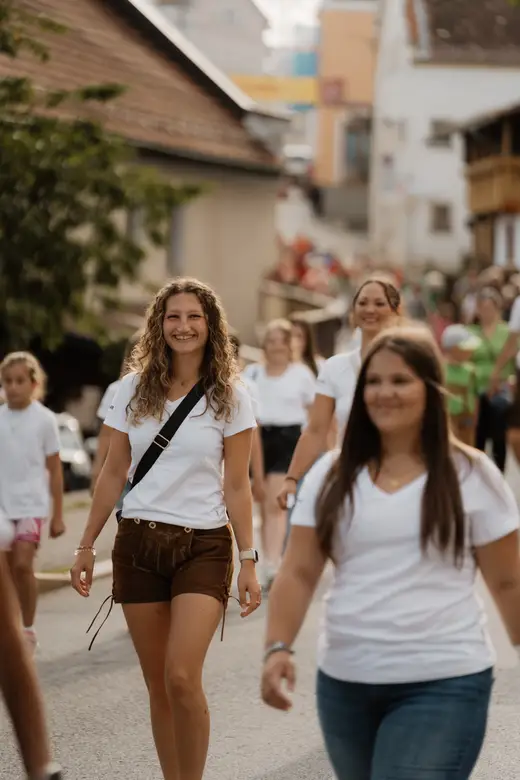 Schmalzlerfest Perlesreut 2025 Freitag: Kinder-Festzug, Perlesreuter BleMUSI Foto 2500170