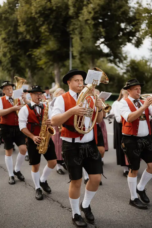 Schmalzlerfest Perlesreut 2025 Freitag: Kinder-Festzug, Perlesreuter BleMUSI Foto 2500211