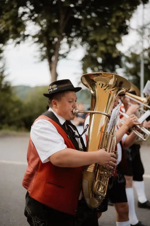 Schmalzlerfest Perlesreut 2025 Freitag: Kinder-Festzug, Perlesreuter BleMUSI Foto 2500215