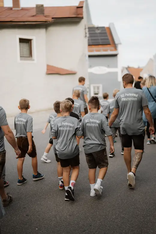 Schmalzlerfest Perlesreut 2025 Freitag: Kinder-Festzug, Perlesreuter BleMUSI Foto 2500218