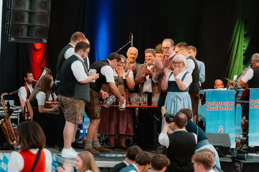 Schmalzlerfest Perlesreut 2025 Freitag: Kinder-Festzug, Perlesreuter BleMUSI Foto 2500274