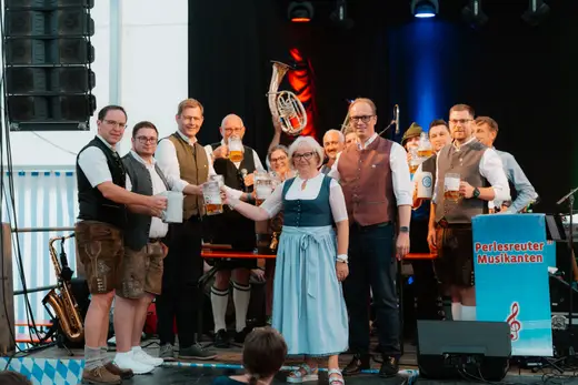 Schmalzlerfest Perlesreut 2025 Freitag: Kinder-Festzug, Perlesreuter BleMUSI Foto 2500286