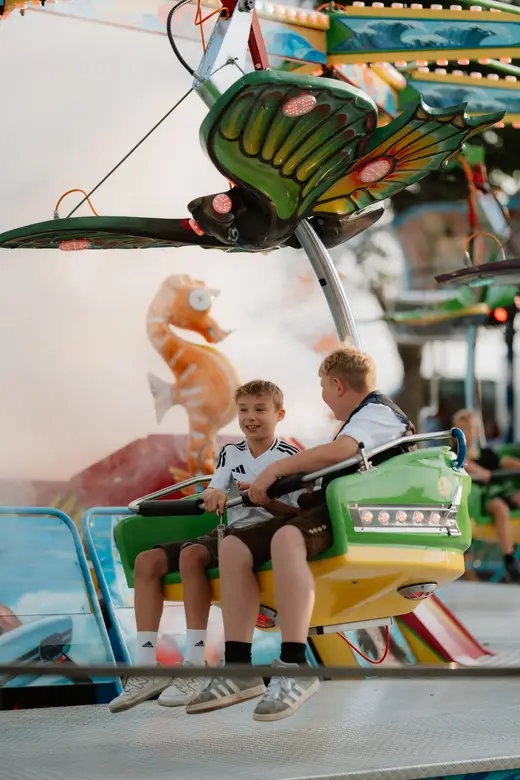 Schmalzlerfest Perlesreut 2025 Freitag: Kinder-Festzug, Perlesreuter BleMUSI Foto 2500331