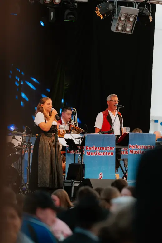 Schmalzlerfest Perlesreut 2025 Freitag: Kinder-Festzug, Perlesreuter BleMUSI Foto 2500350