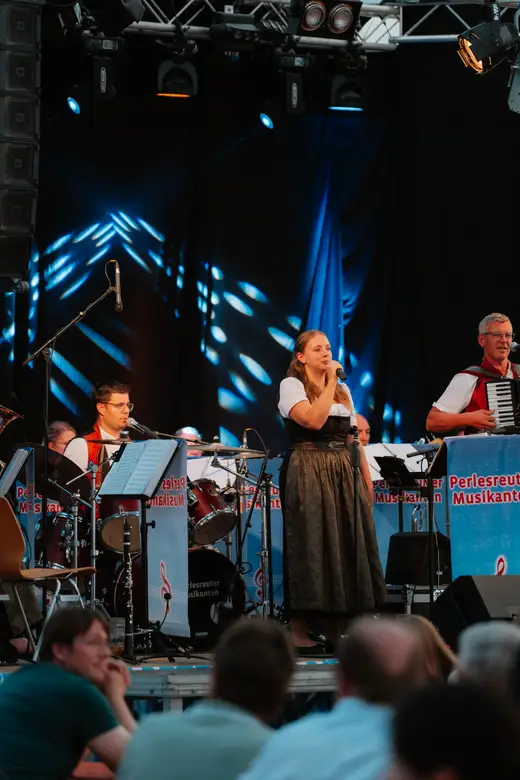 Schmalzlerfest Perlesreut 2025 Freitag: Kinder-Festzug, Perlesreuter BleMUSI Foto 2500353