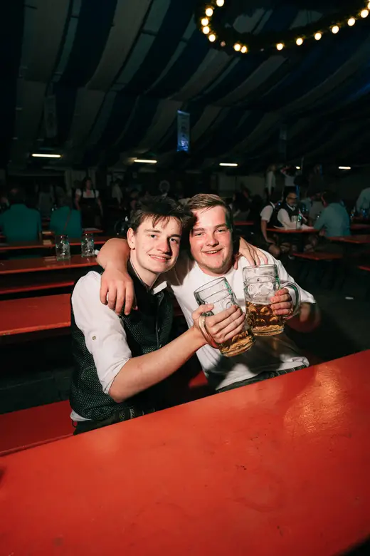Schmalzlerfest Perlesreut 2025 Freitag: Kinder-Festzug, Perlesreuter BleMUSI Foto 2500452