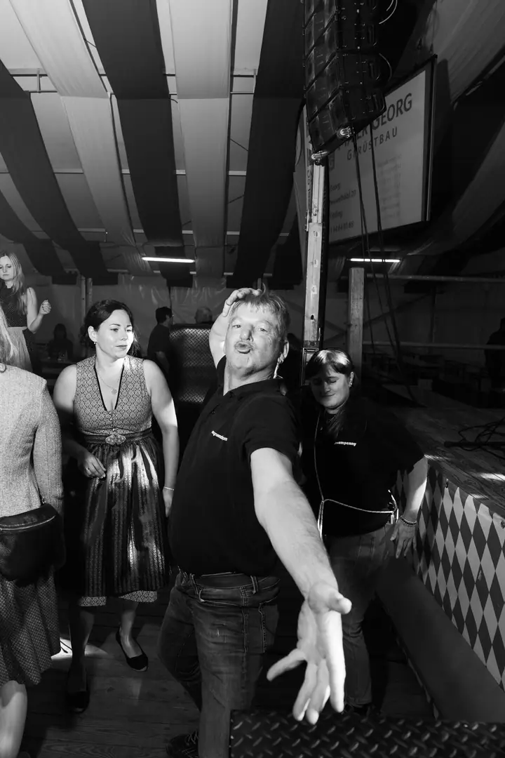 Schmalzlerfest Perlesreut 2025 Montag: Tag der Betriebe mit Sammer of Love Foto 2500805