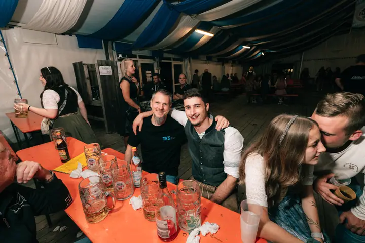 Schmalzlerfest Perlesreut 2025 Montag: Tag der Betriebe mit Sammer of Love Foto 2500808