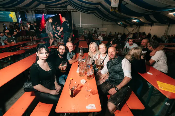 Schmalzlerfest Perlesreut 2025 Montag: Tag der Betriebe mit Sammer of Love Foto 2500809