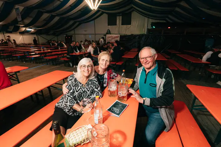 Schmalzlerfest Perlesreut 2025 Montag: Tag der Betriebe mit Sammer of Love Foto 2500811