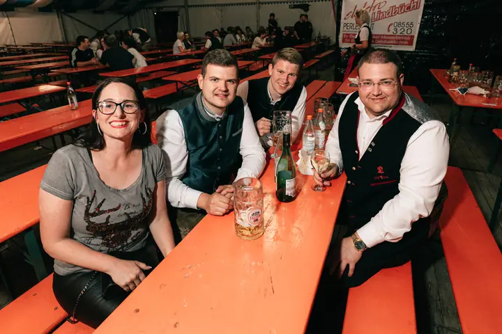 Schmalzlerfest Perlesreut 2025 Montag: Tag der Betriebe mit Sammer of Love Foto 2500815