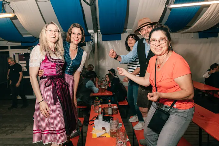 Schmalzlerfest Perlesreut 2025 Montag: Tag der Betriebe mit Sammer of Love Foto 2500816