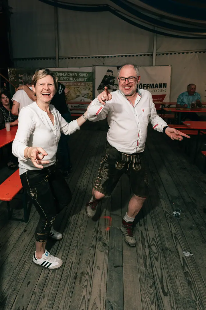 Schmalzlerfest Perlesreut 2025 Montag: Tag der Betriebe mit Sammer of Love Foto 2500819