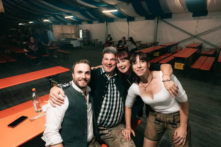 Schmalzlerfest Perlesreut 2025 Montag: Tag der Betriebe mit Sammer of Love Foto 2500827