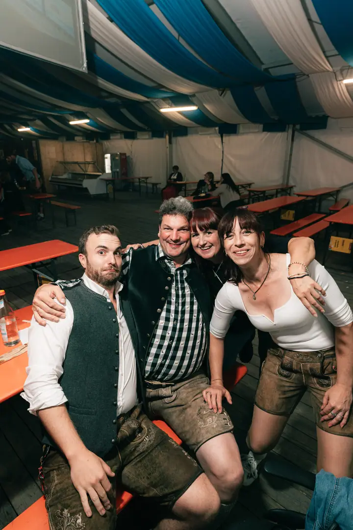 Schmalzlerfest Perlesreut 2025 Montag: Tag der Betriebe mit Sammer of Love Foto 2500828