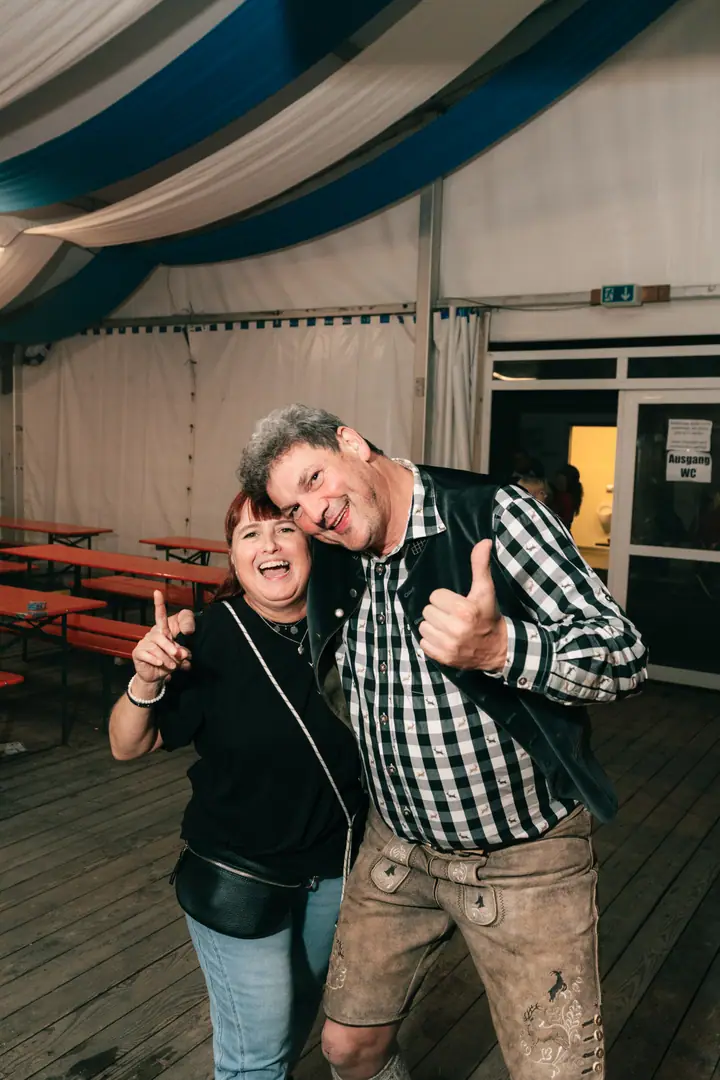 Schmalzlerfest Perlesreut 2025 Montag: Tag der Betriebe mit Sammer of Love Foto 2500829