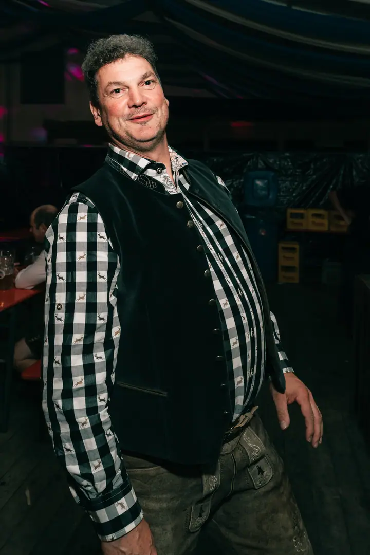 Schmalzlerfest Perlesreut 2025 Montag: Tag der Betriebe mit Sammer of Love Foto 2500836