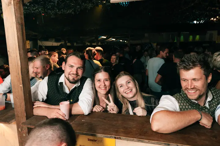 Schmalzlerfest Perlesreut 2025 Montag: Tag der Betriebe mit Sammer of Love Foto 2500846
